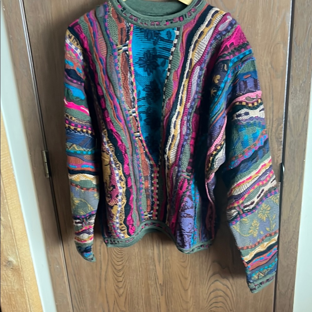 COOGI Red and Pink Crewneck Sweater Vibrant Artistic Design